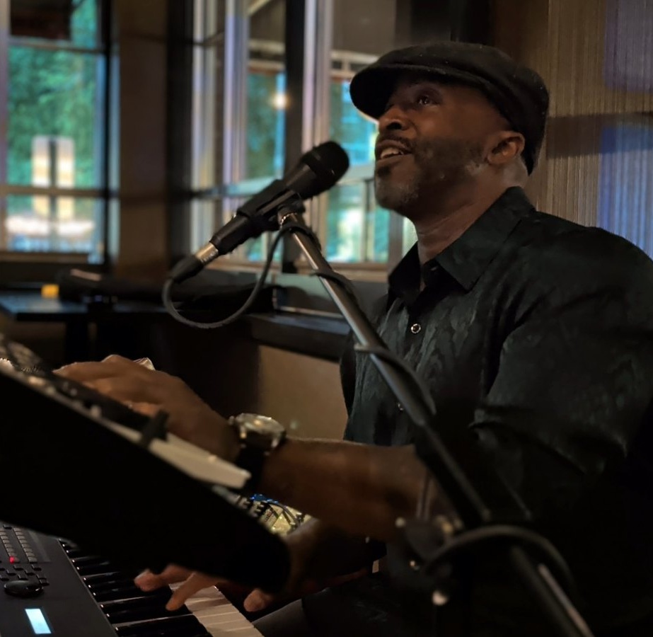 Joe Anderson performing at keyboard